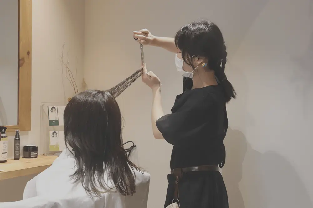 髪質改善メニューのメンテナンスカットの写真